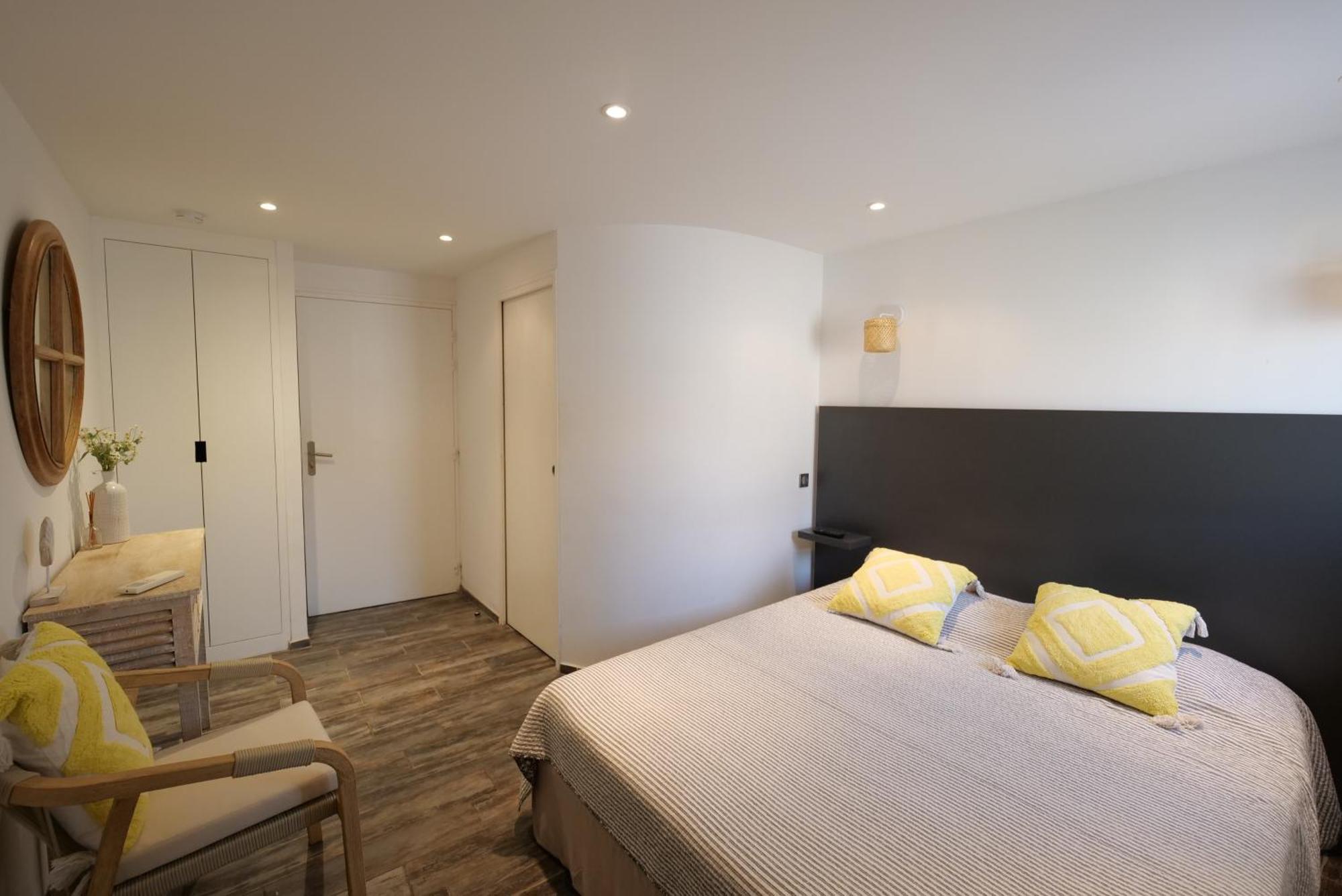 Chambres Du Vieux Bistrot Cabrières-dʼAvignon Eksteriør billede