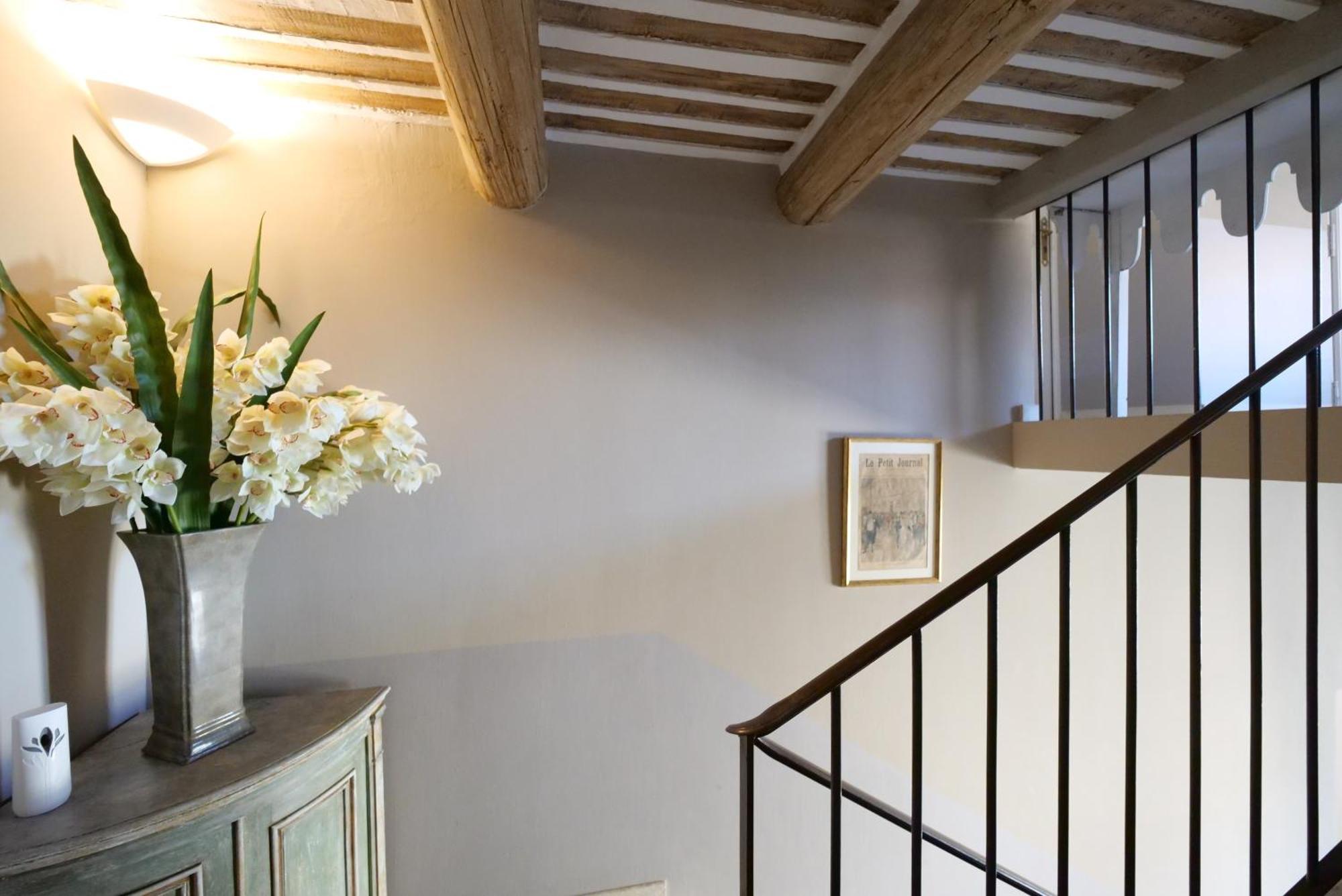 Chambres Du Vieux Bistrot Cabrières-dʼAvignon Eksteriør billede
