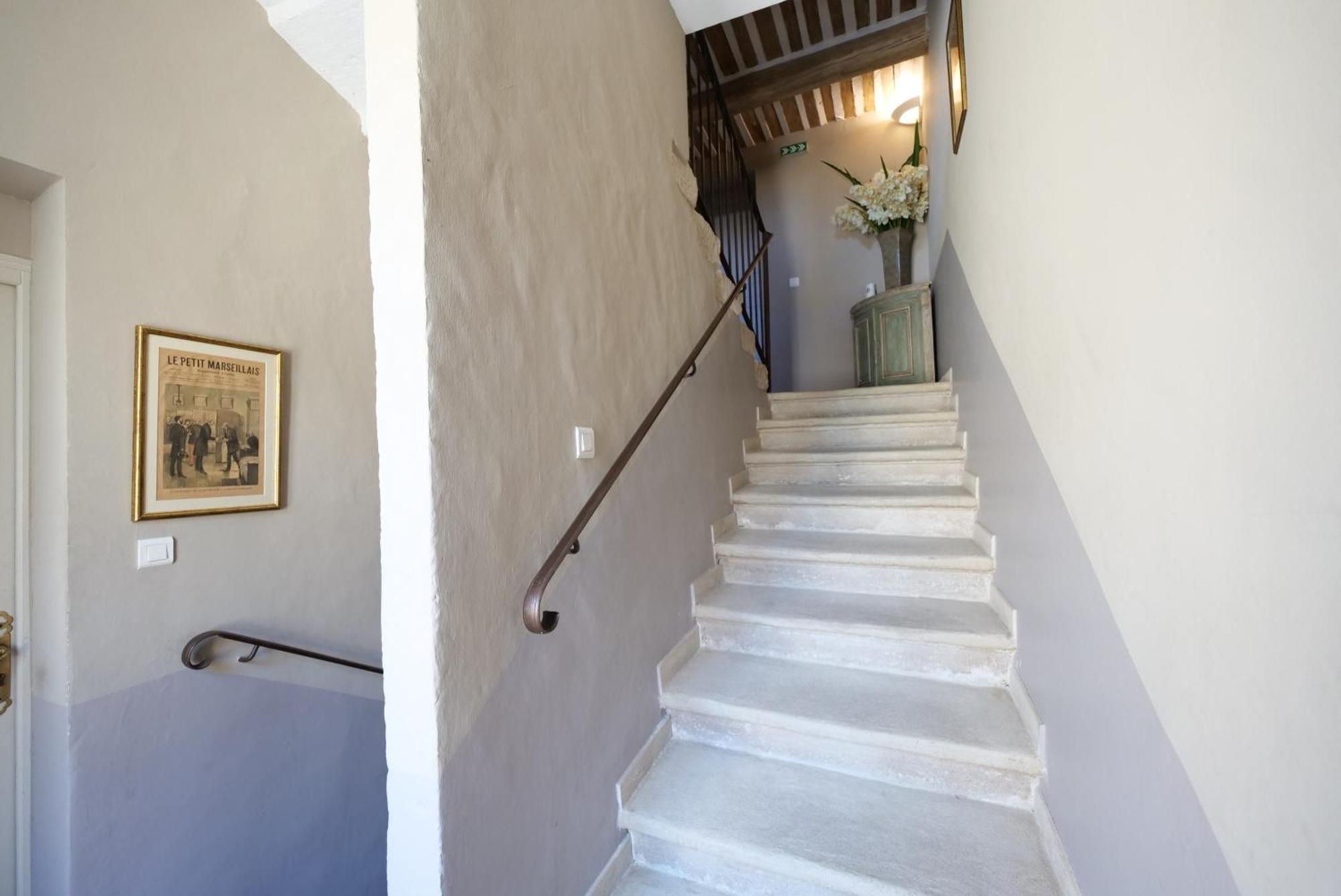 Chambres Du Vieux Bistrot Cabrières-dʼAvignon Eksteriør billede