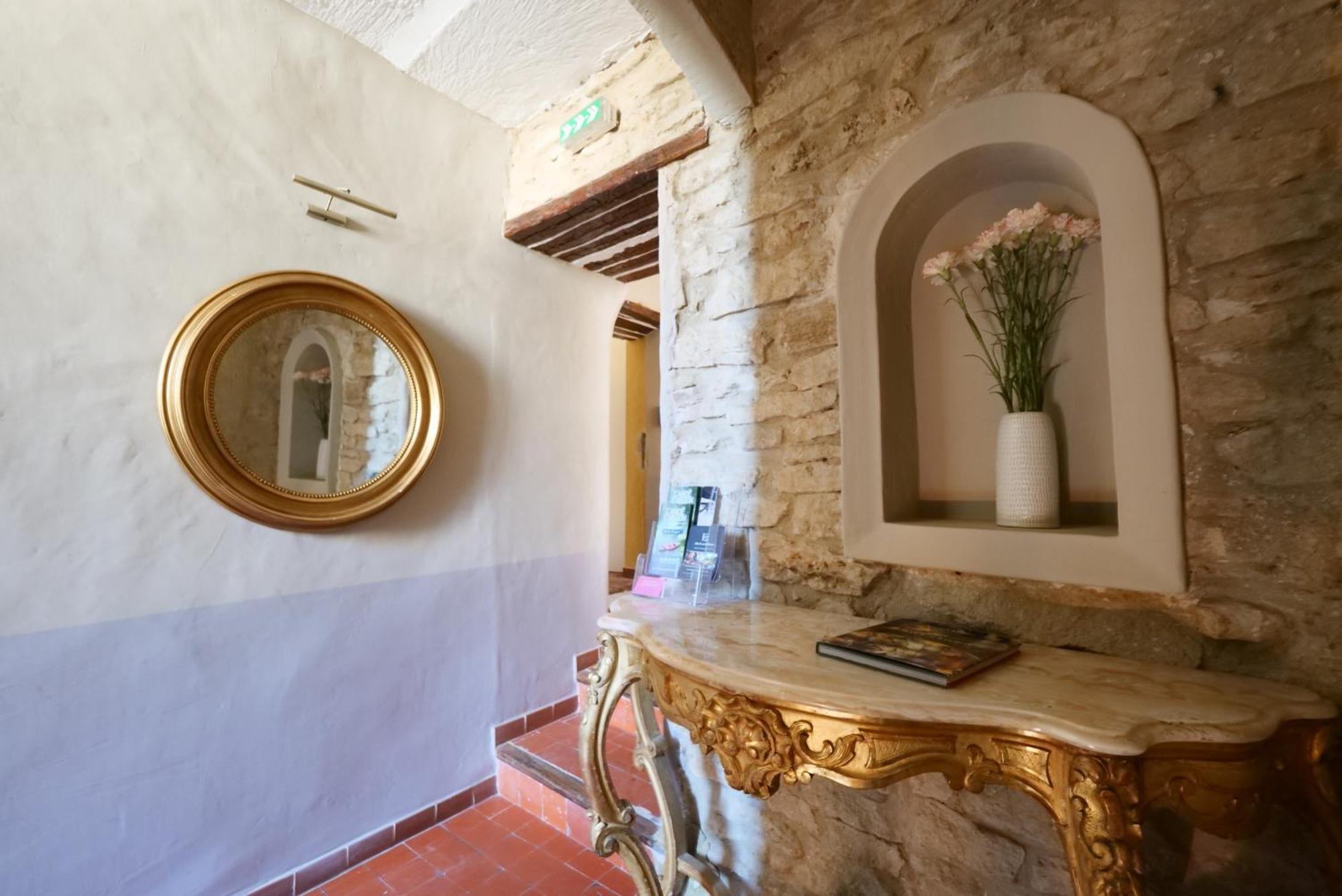 Chambres Du Vieux Bistrot Cabrières-dʼAvignon Eksteriør billede
