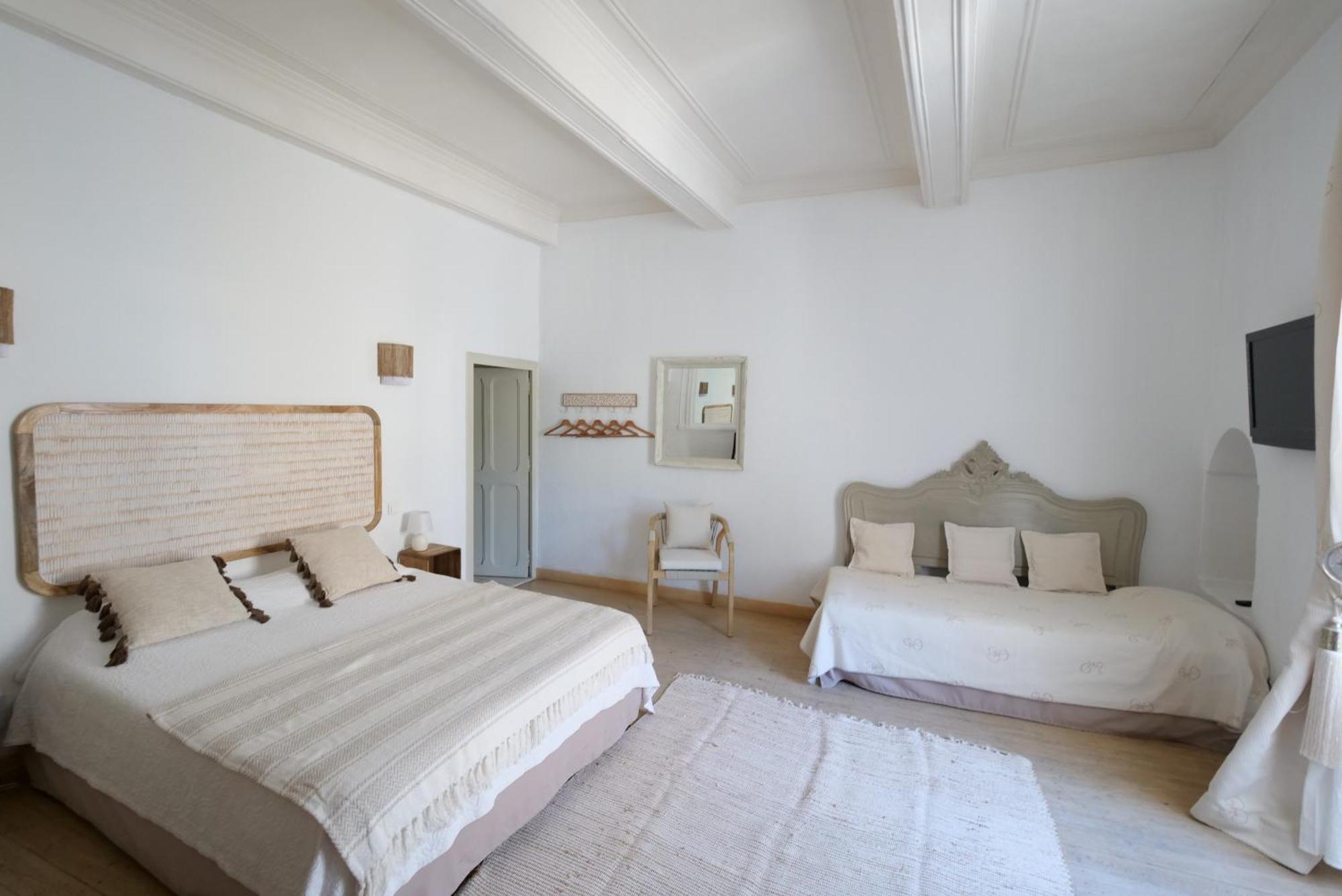 Chambres Du Vieux Bistrot Cabrières-dʼAvignon Eksteriør billede