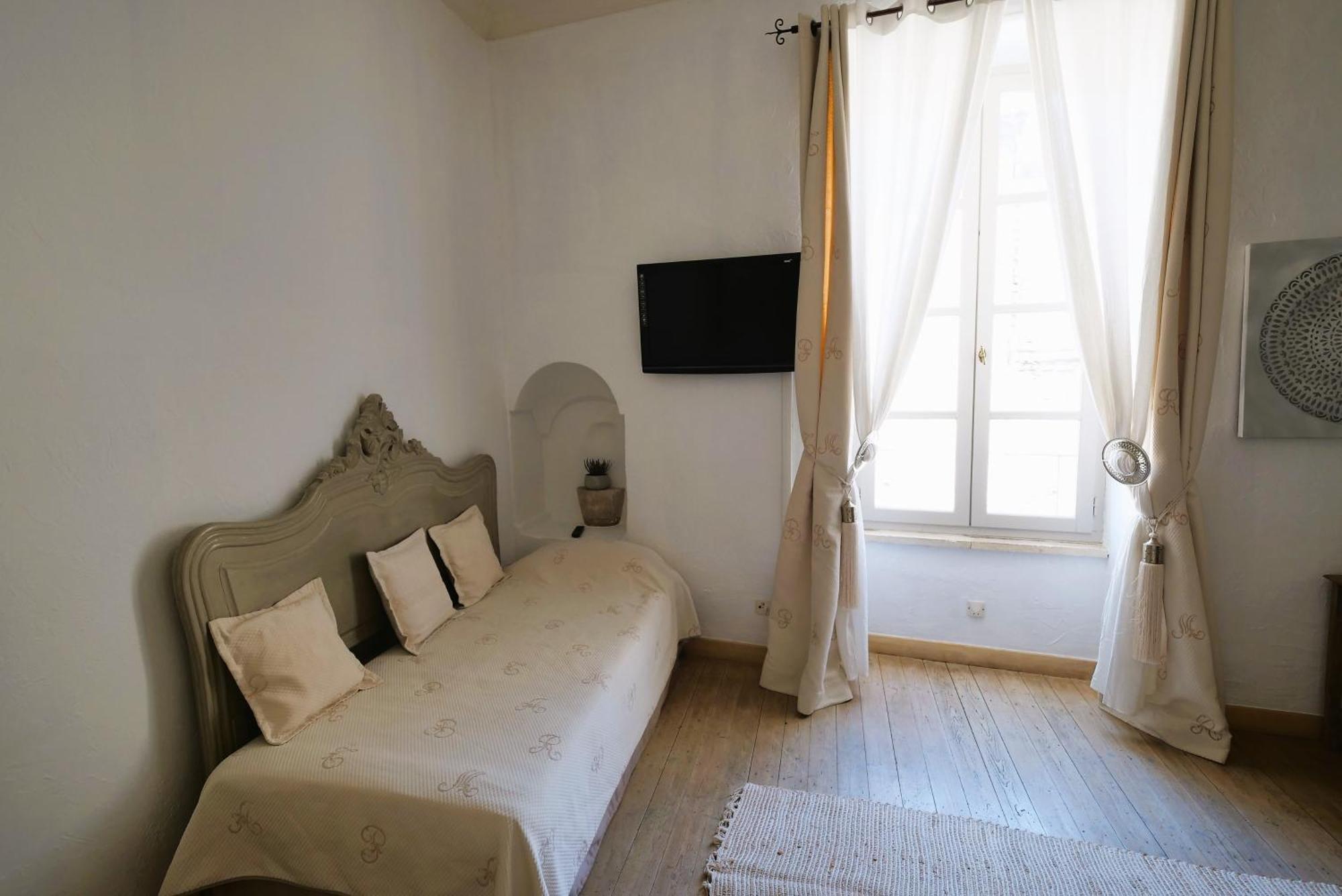 Chambres Du Vieux Bistrot Cabrières-dʼAvignon Eksteriør billede