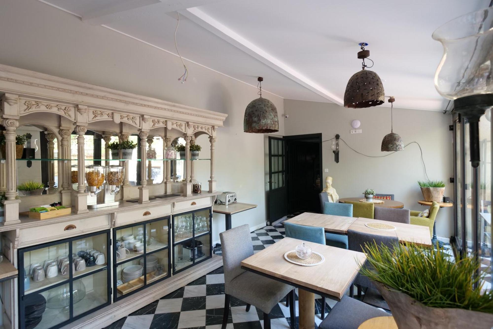 Chambres Du Vieux Bistrot Cabrières-dʼAvignon Eksteriør billede