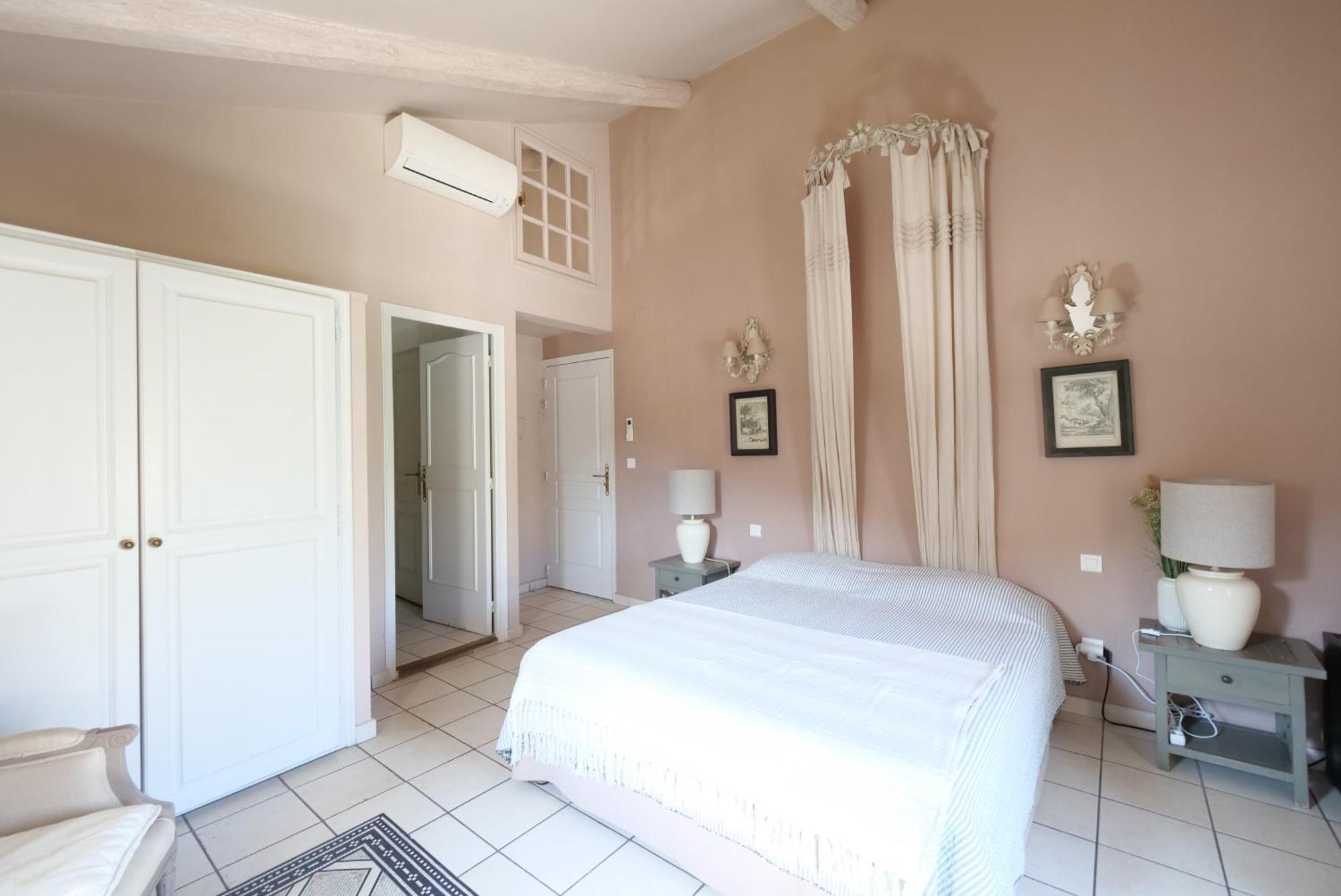 Chambres Du Vieux Bistrot Cabrières-dʼAvignon Eksteriør billede