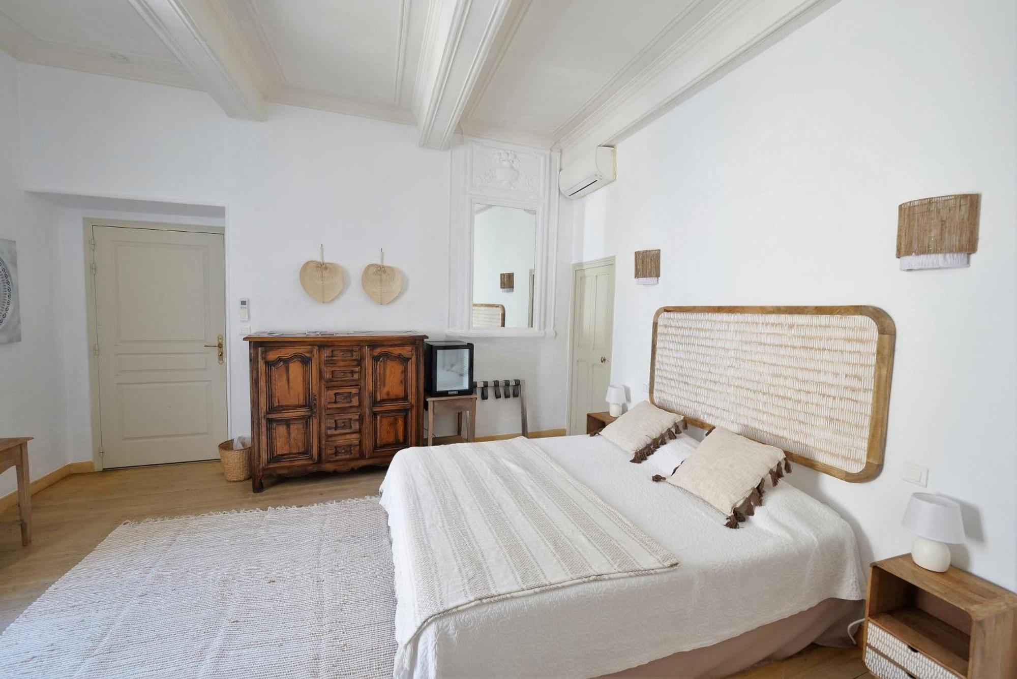 Chambres Du Vieux Bistrot Cabrières-dʼAvignon Eksteriør billede