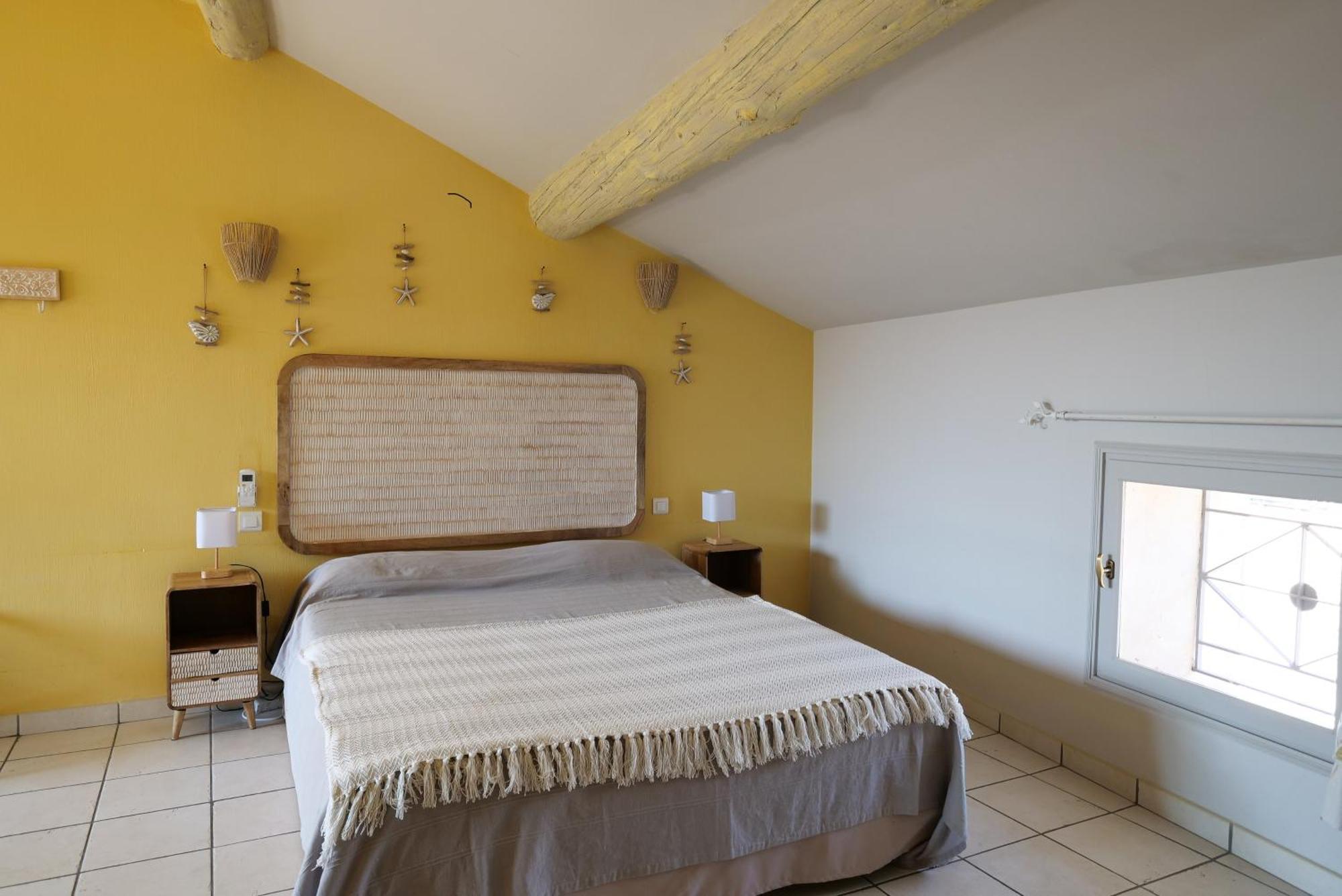 Chambres Du Vieux Bistrot Cabrières-dʼAvignon Eksteriør billede