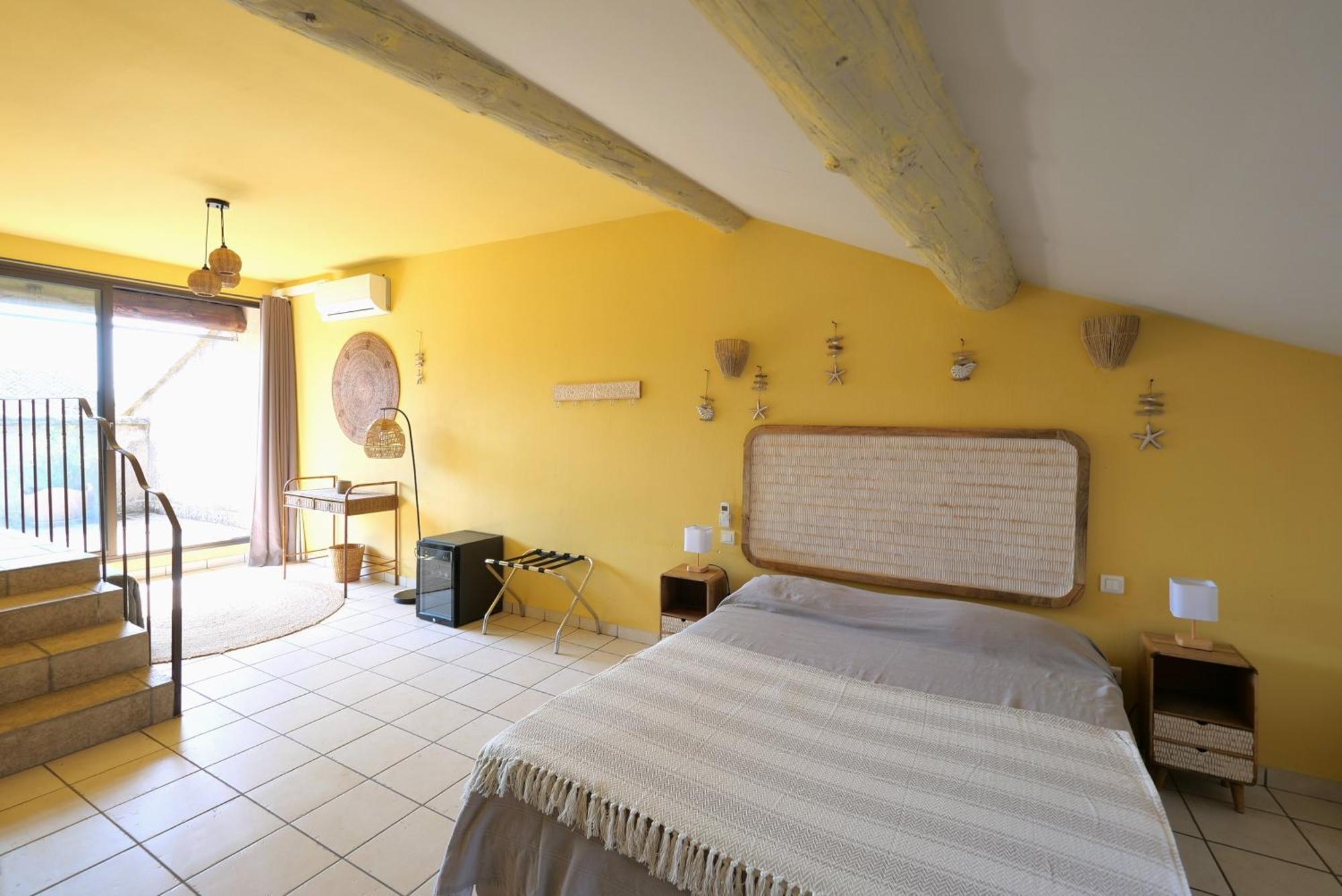 Chambres Du Vieux Bistrot Cabrières-dʼAvignon Eksteriør billede